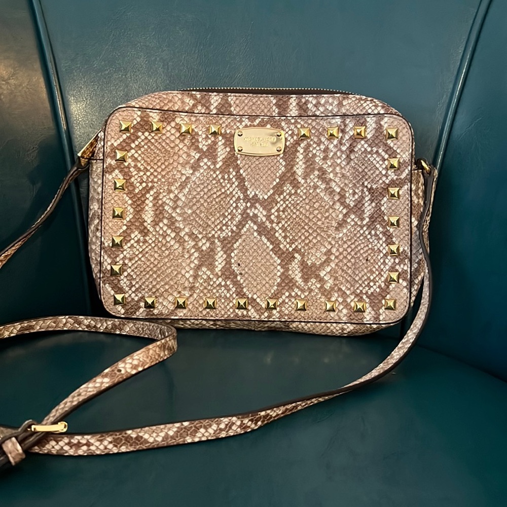 Michael Kors Saffiano cross body